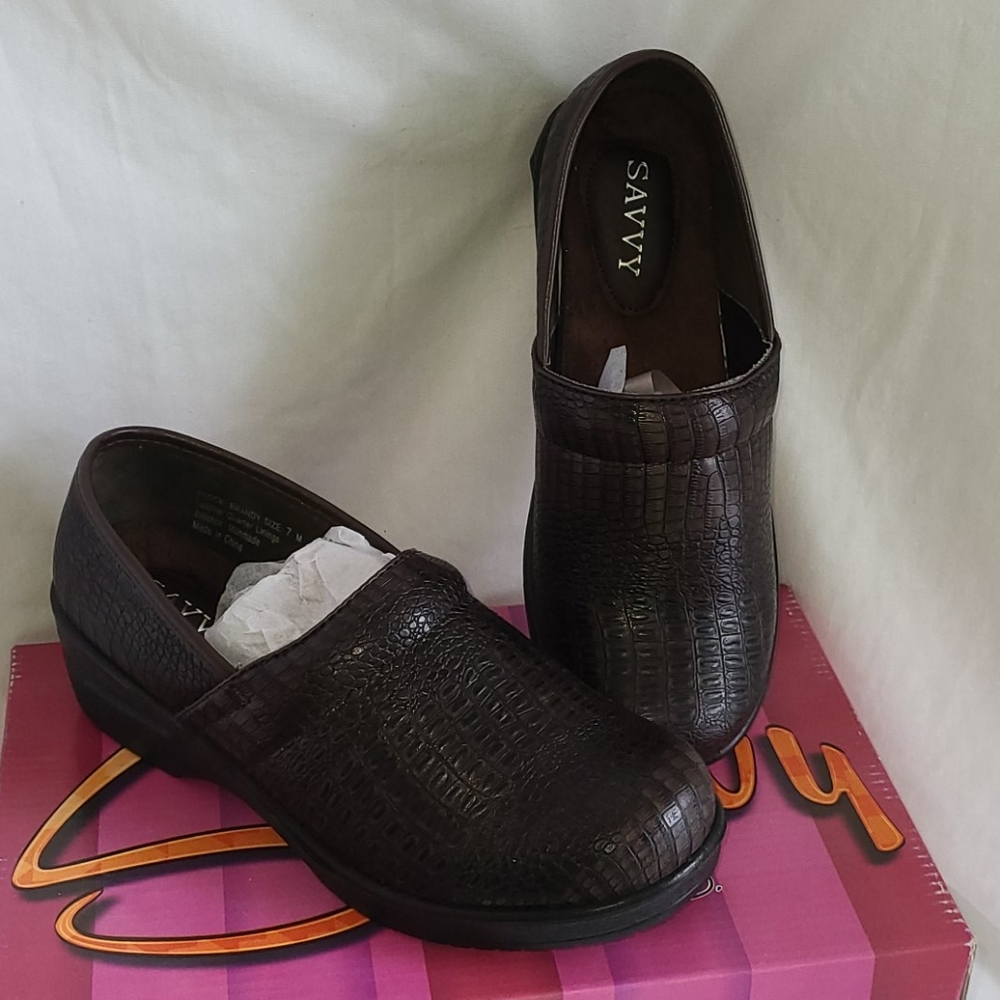 Savvy Nursing Shoes Brown New Croc